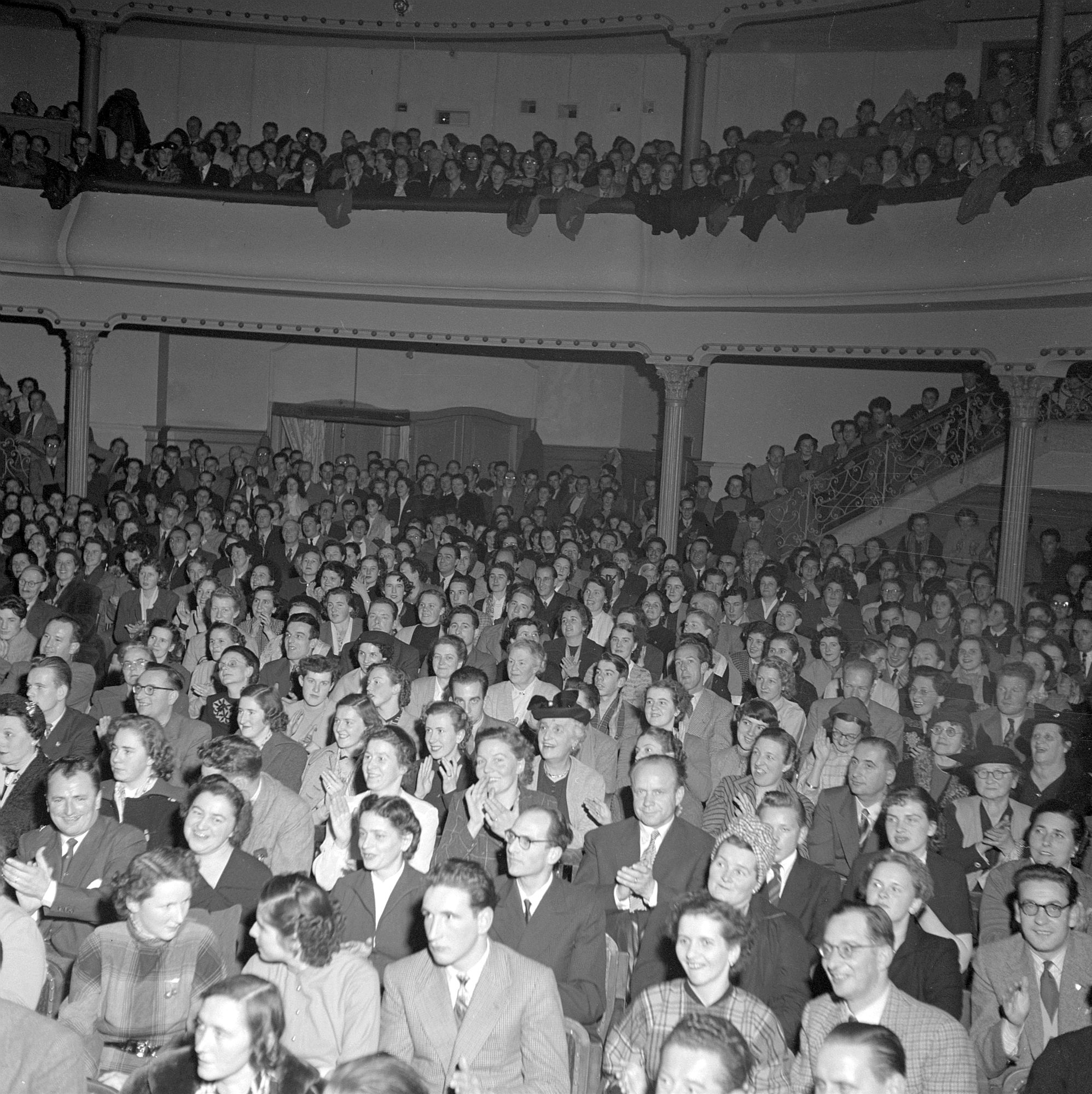 Lire la suite à propos de l’article 2025/10/30 – Cours public : Le théâtre fribourgeois en six séances